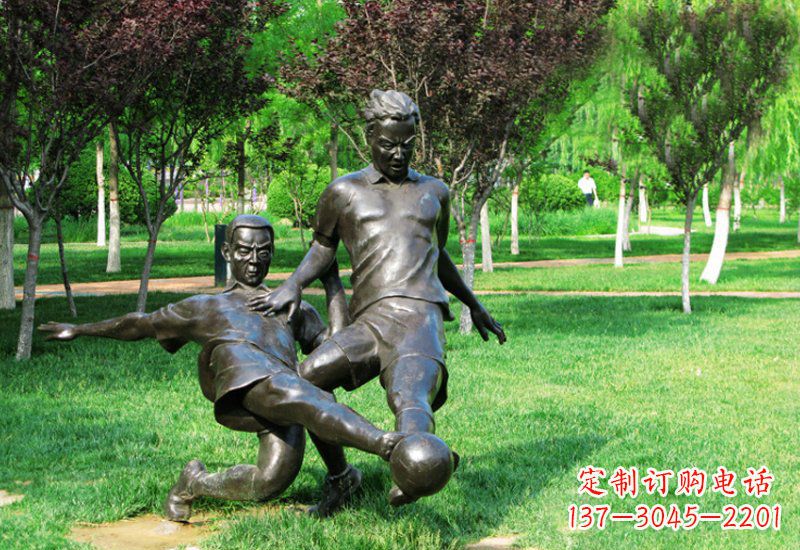 山西踢足球的人物铜雕222