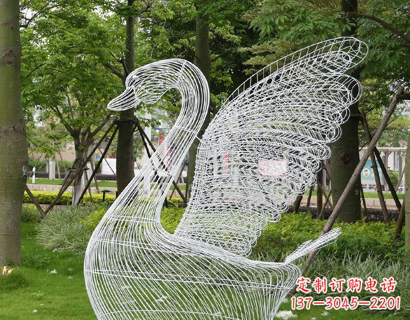山西天鹅镂空不锈钢雕塑