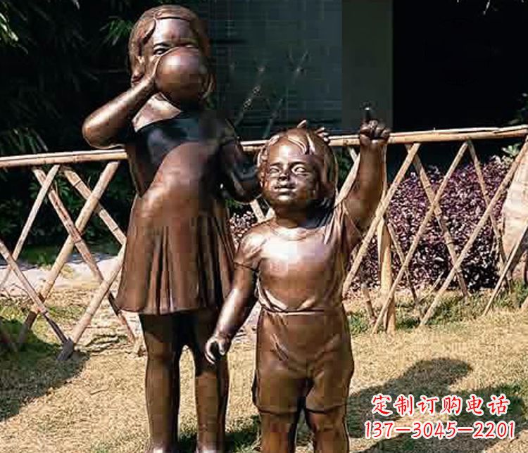 山西铜雕吹气球儿童