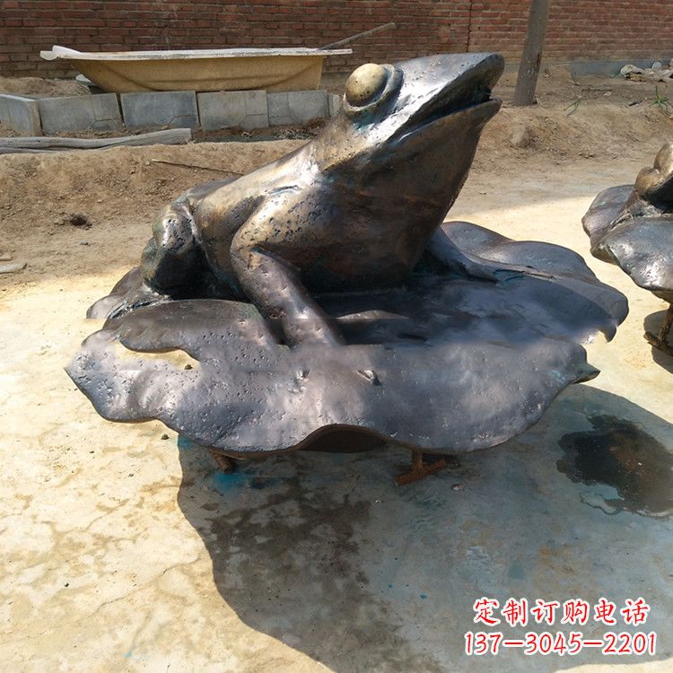 山西铜雕青蛙喷水雕塑