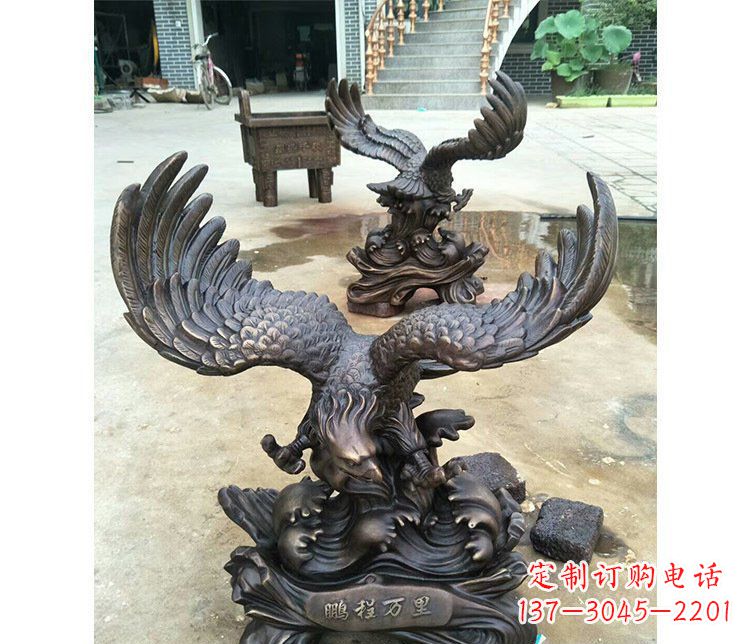 山西铜雕园林飞鹰动物雕塑
