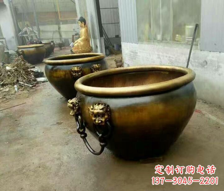 山西铜雕圆形荷花水缸雕塑 (2)