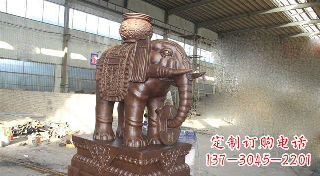 山西驮宝大象铜雕