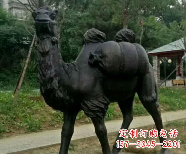 山西驮行李的骆驼铜雕