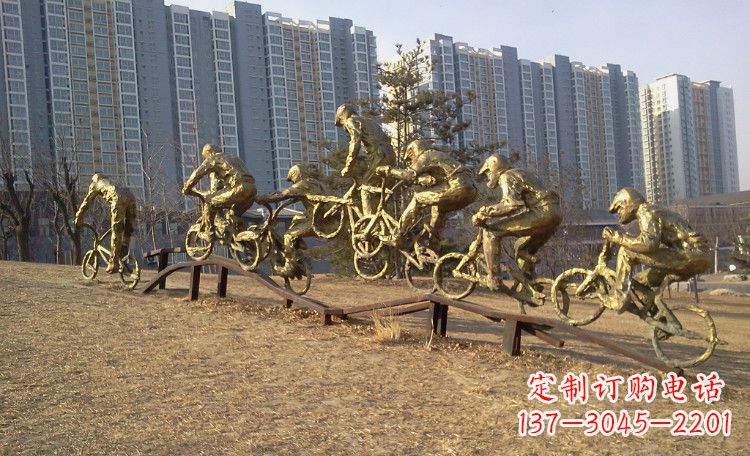 山西玩花样自行车人物铜雕