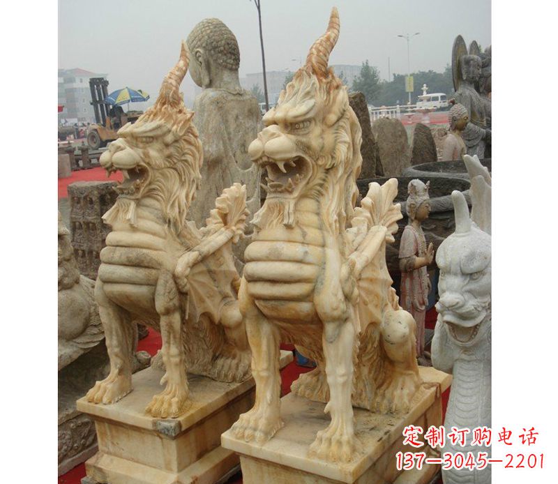 山西晚霞红独角兽雕塑