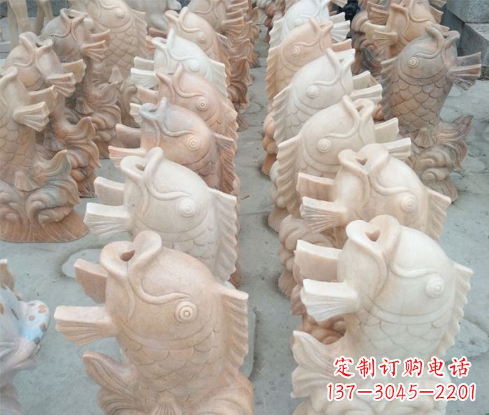 山西晚霞红喷水鲤鱼公园石雕 (2)