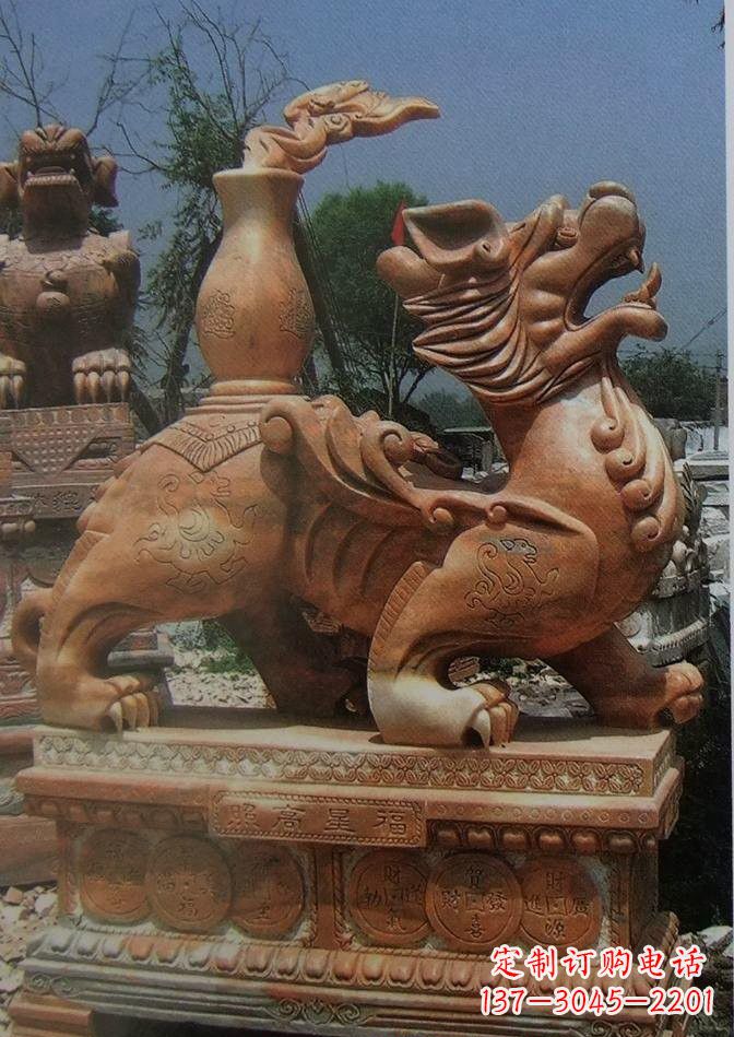 山西晚霞红貔貅石雕