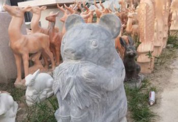 山西青石熊猫雕塑，传承古典文化