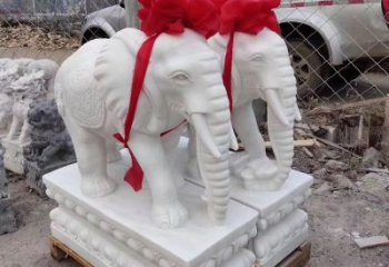 山西元宝驾驭的大象雕塑艺术