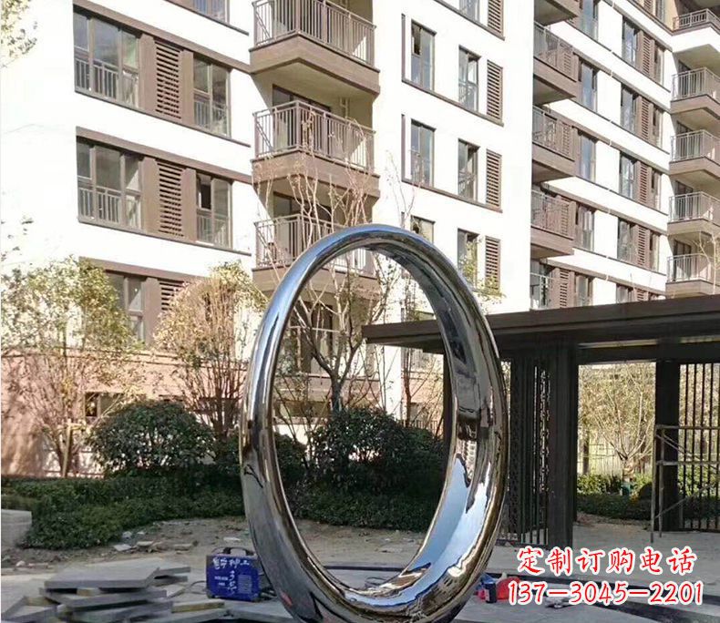 山西小区不锈钢镜面圆环雕塑