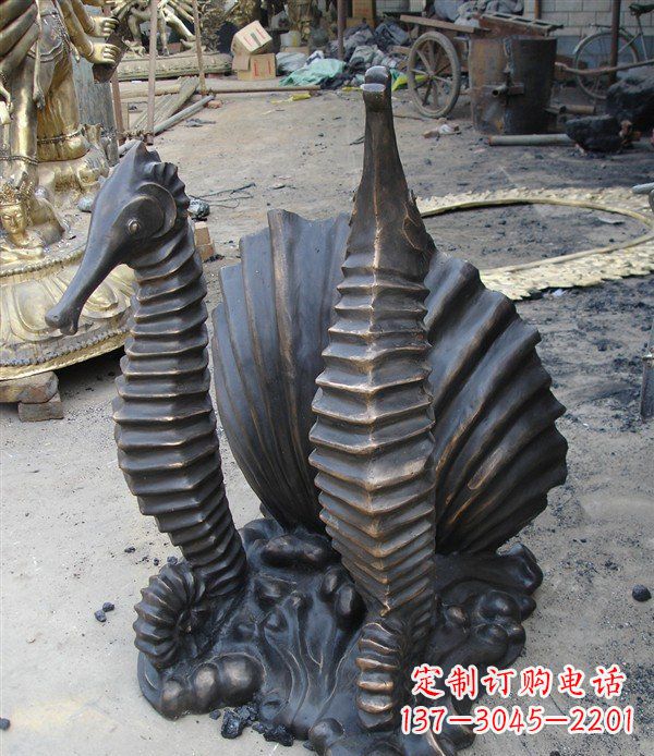 山西小区动物海马铜雕
