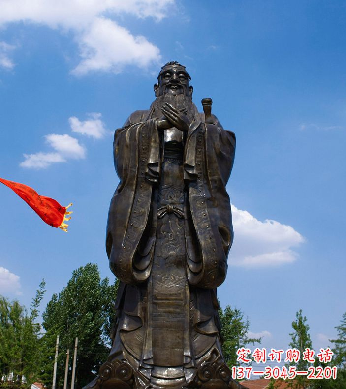 山西校园里的孔子雕像