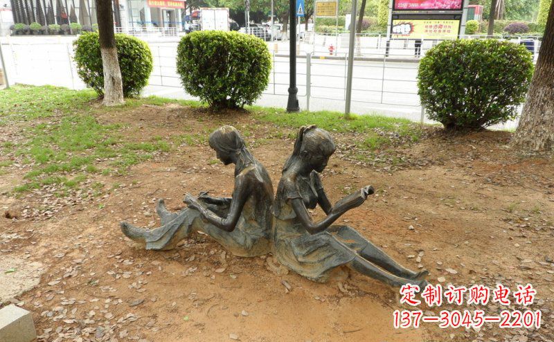 山西校园坐着看书的女孩人物铜雕
