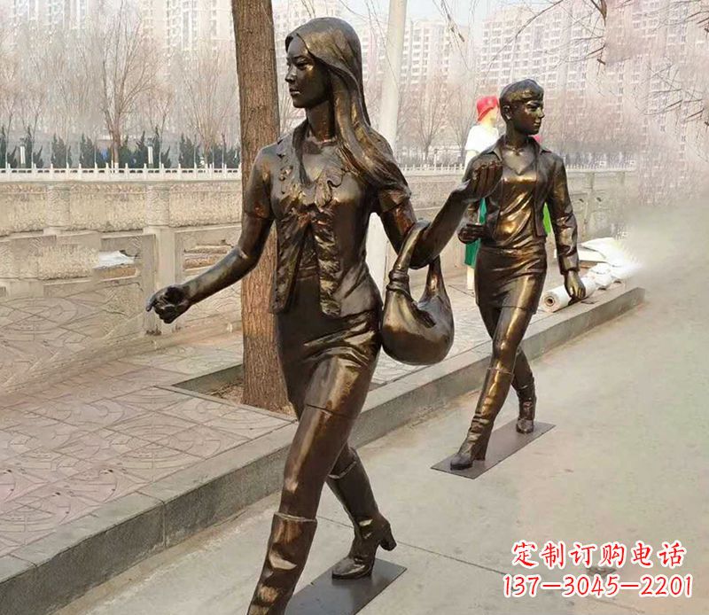 山西行走的女人街边人物铜雕