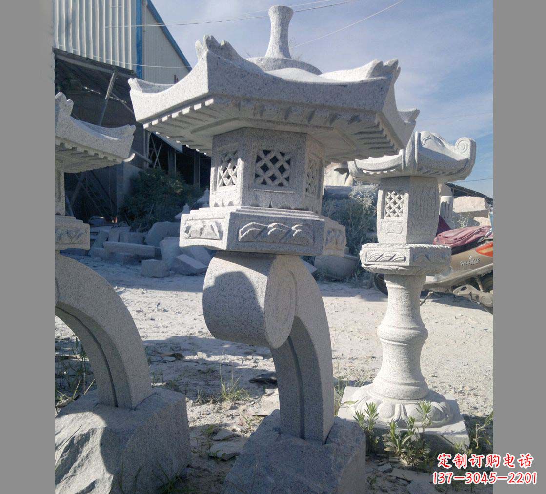 山西园林景观草坪石灯雕塑