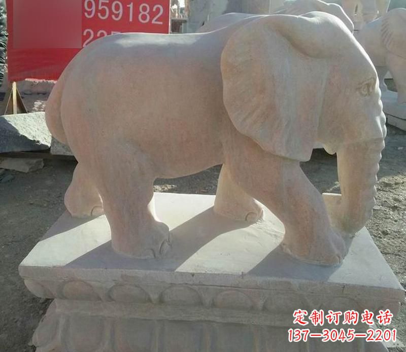 山西园林晚霞红大象雕塑