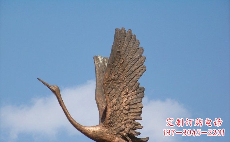 山西展翅高飞的仙鹤动物铜雕