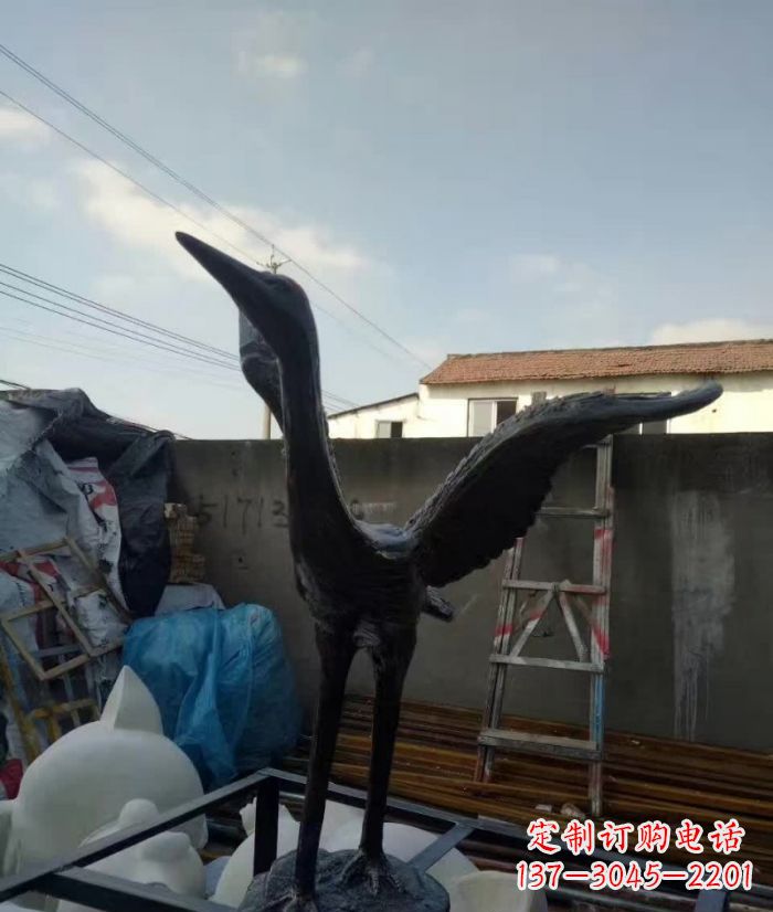 山西展翅仙鹤铜雕 (2)