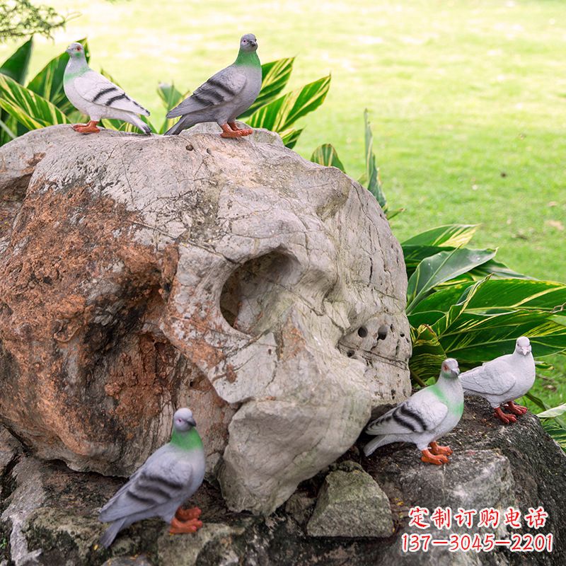 山西众人托着和平鸽雕塑