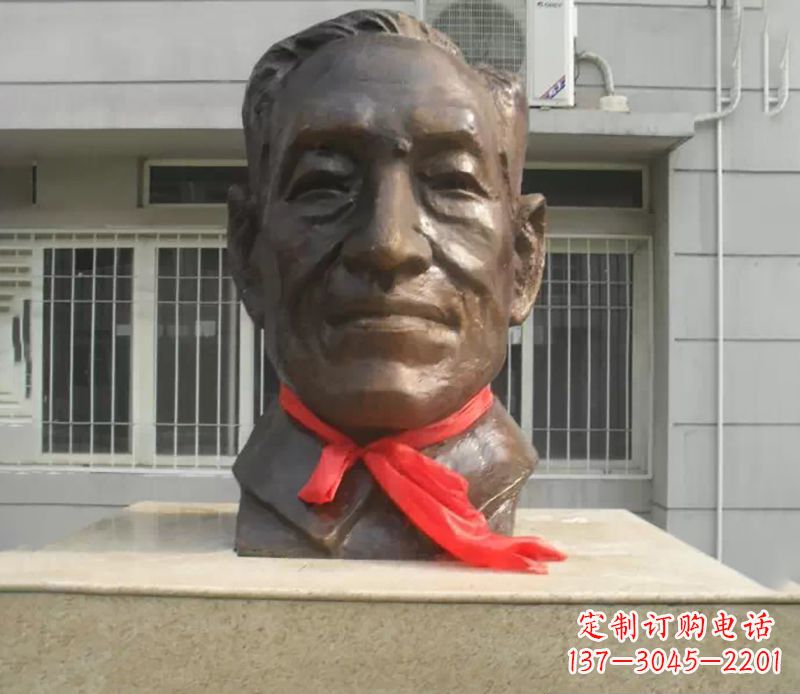 山西朱宪彝校园名人头像铜雕