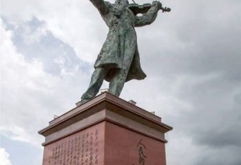 山西音乐家聂耳拉小提琴景观名人雕塑
