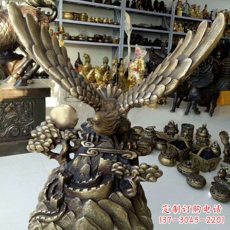 山西铸铜老鹰雕塑
