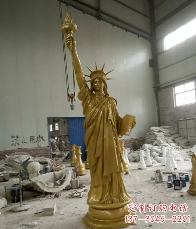 山西自由女神玻璃钢仿铜人物雕塑